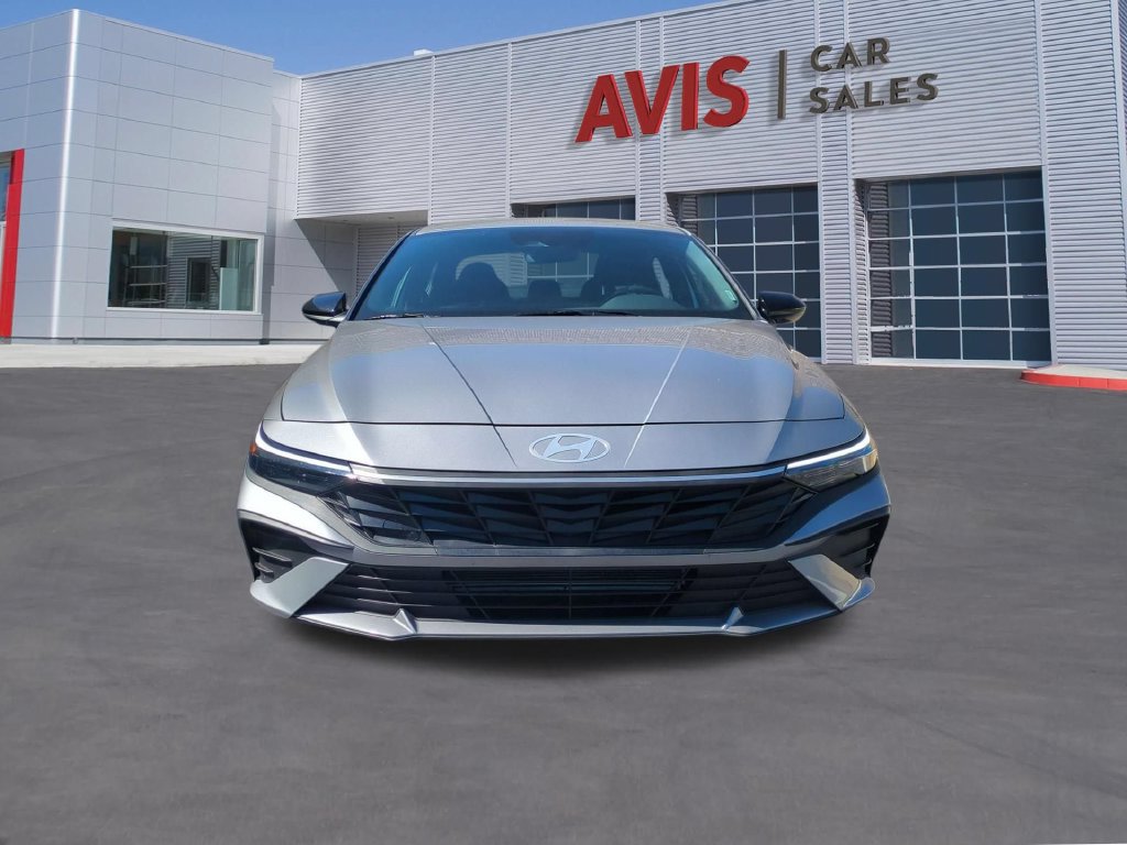 Used 2026 Hyundai Elantra Sport FWD image 2