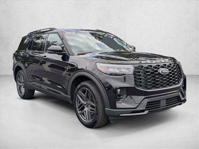 Certified 2025 Ford Explorer ST-Line w/ ST-Line Street Pack image 3
