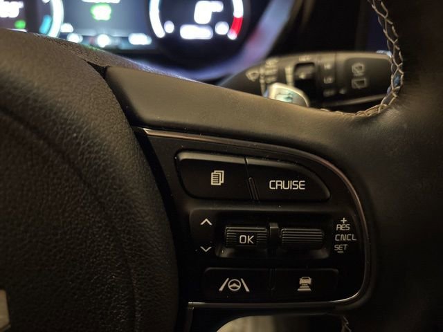Certified 2022 Kia Niro EX w/ Cold Weather Package image 16