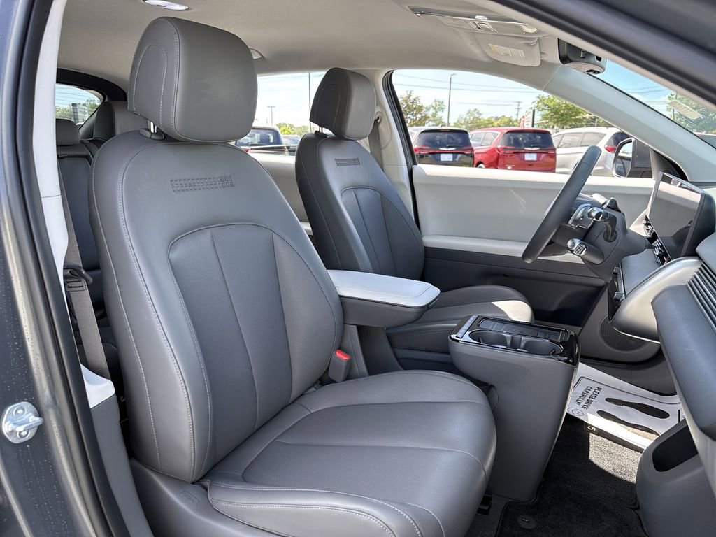 Used 2025 Hyundai Ioniq 5 SEL image 27