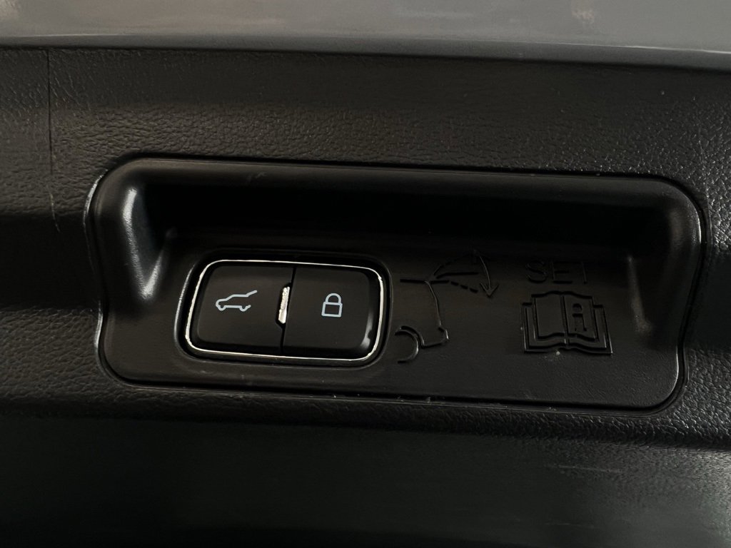 Used 2025 Ford Explorer Platinum w/ LUX Leather Package image 32