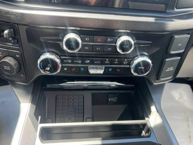 New 2026 Ford F250 Lariat w/ Black Appearance Package AWD/4WD image 31