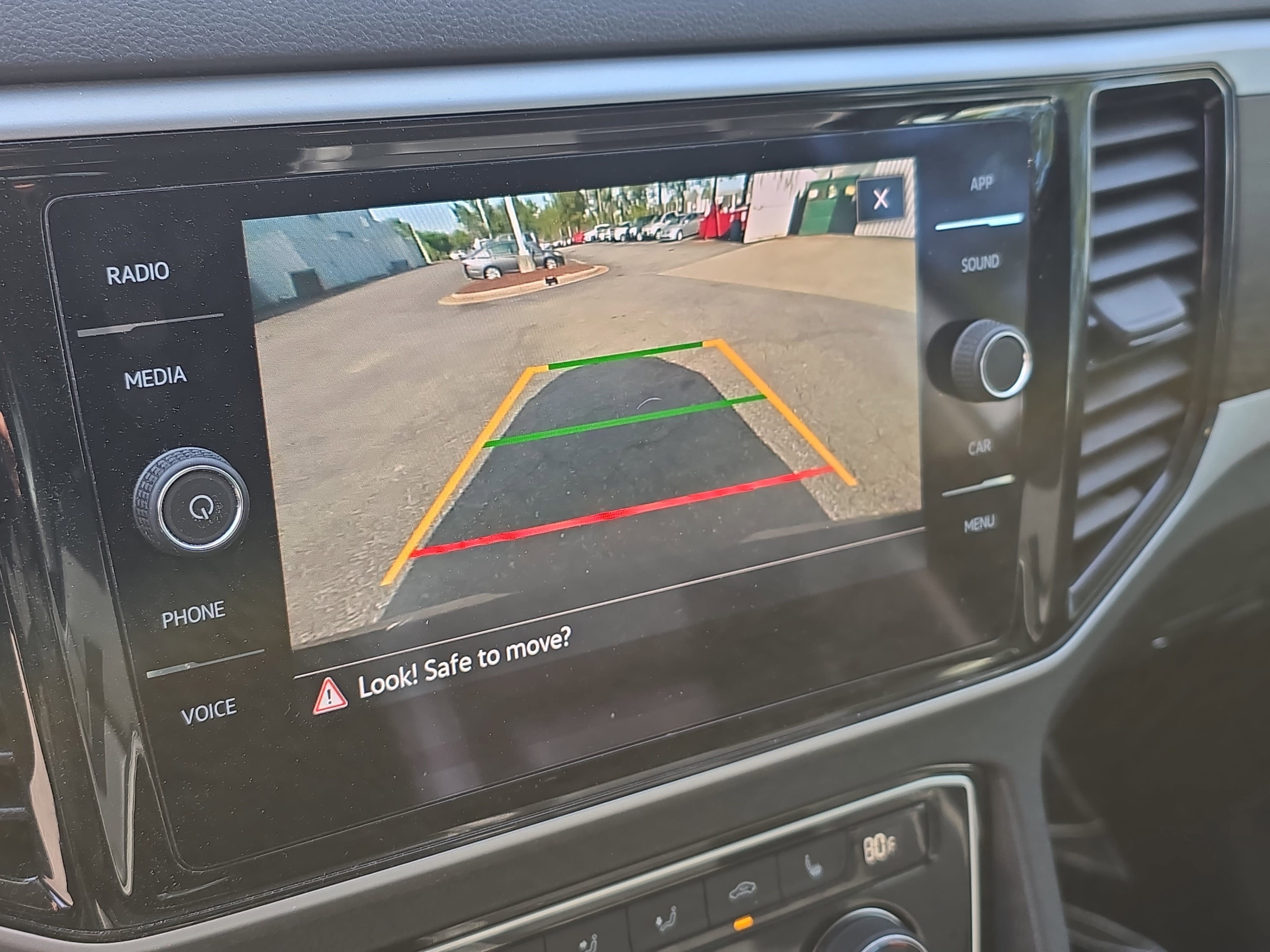 Used 2023 Volkswagen Atlas SE image 25