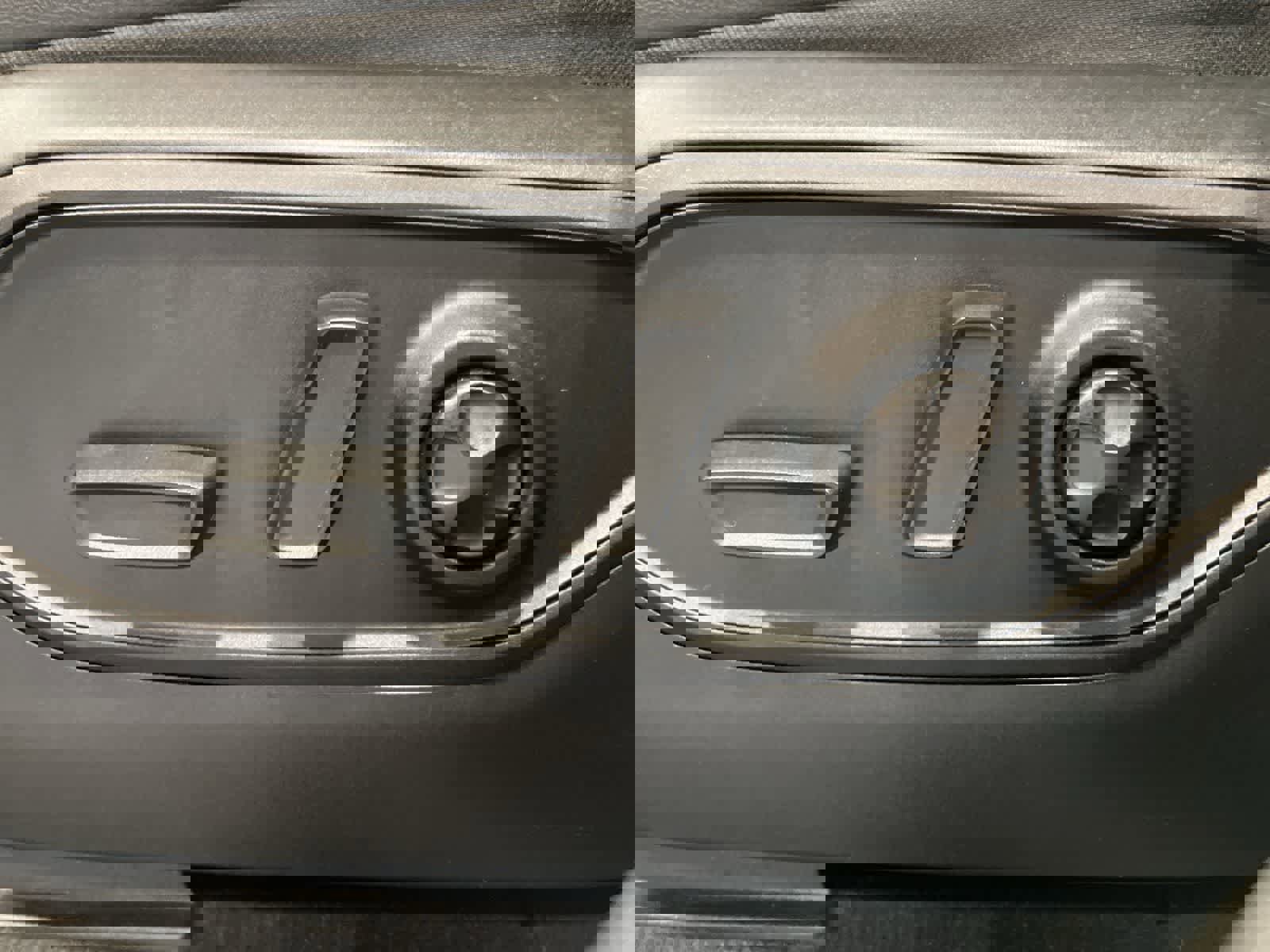 Used 2023 Jeep Grand Cherokee Limited w/ Luxury Tech Group II image 11