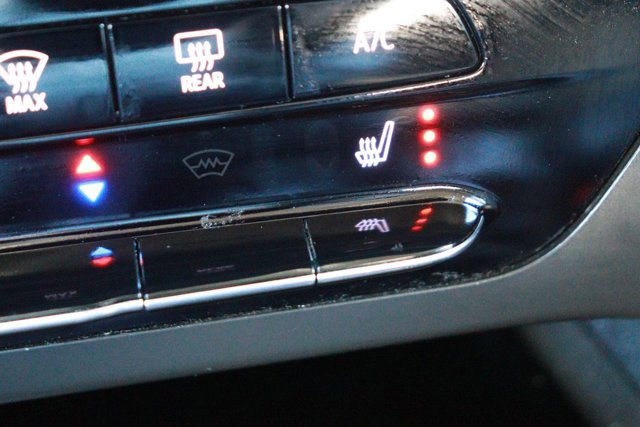 Used 2023 Buick Envision Essence image 16