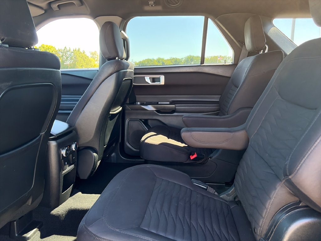 Used 2020 Ford Explorer XLT AWD/4WD image 30
