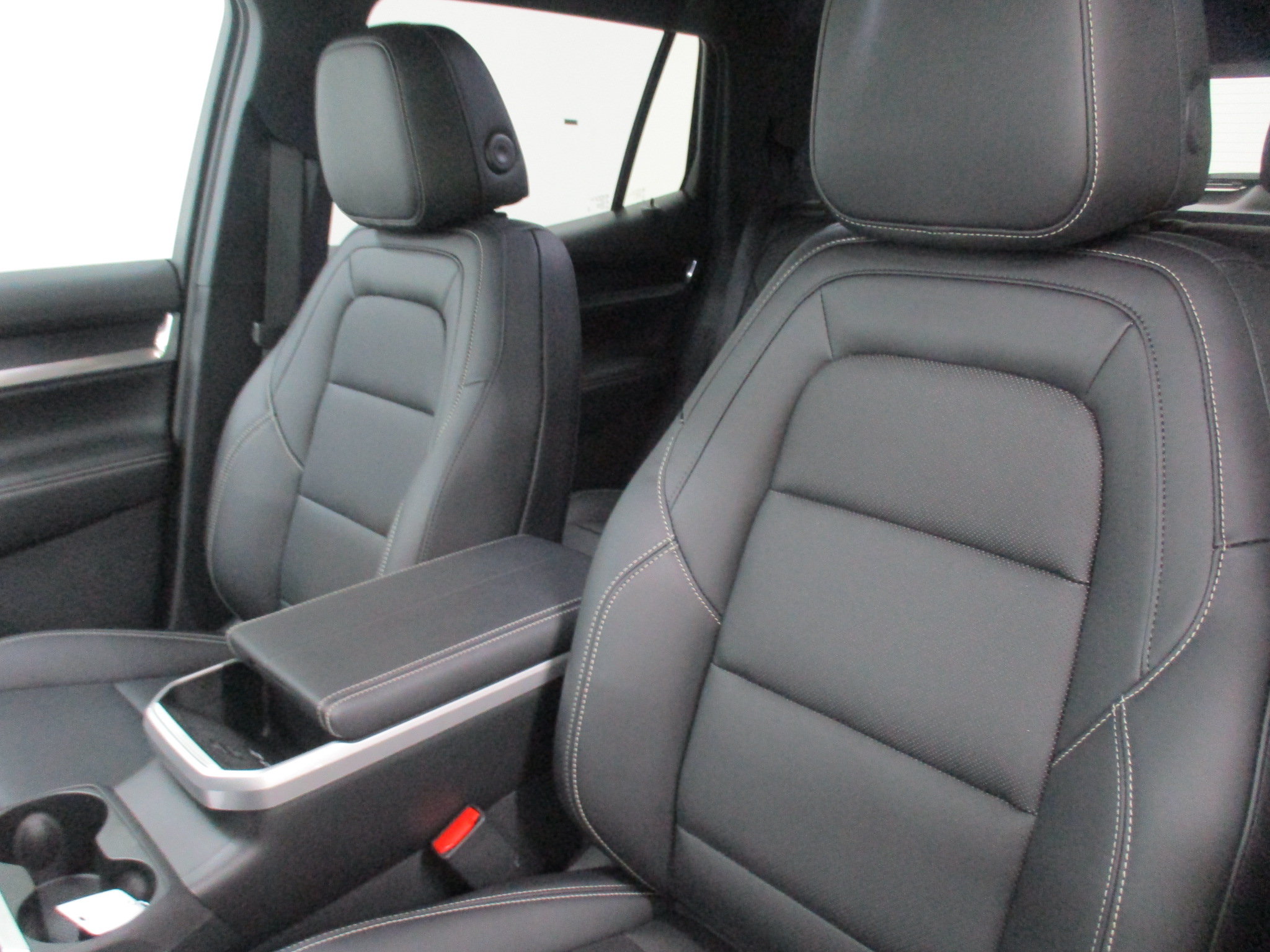 New 2026 GMC Terrain Elevation w/ Elevation Premium Package FWD image 13