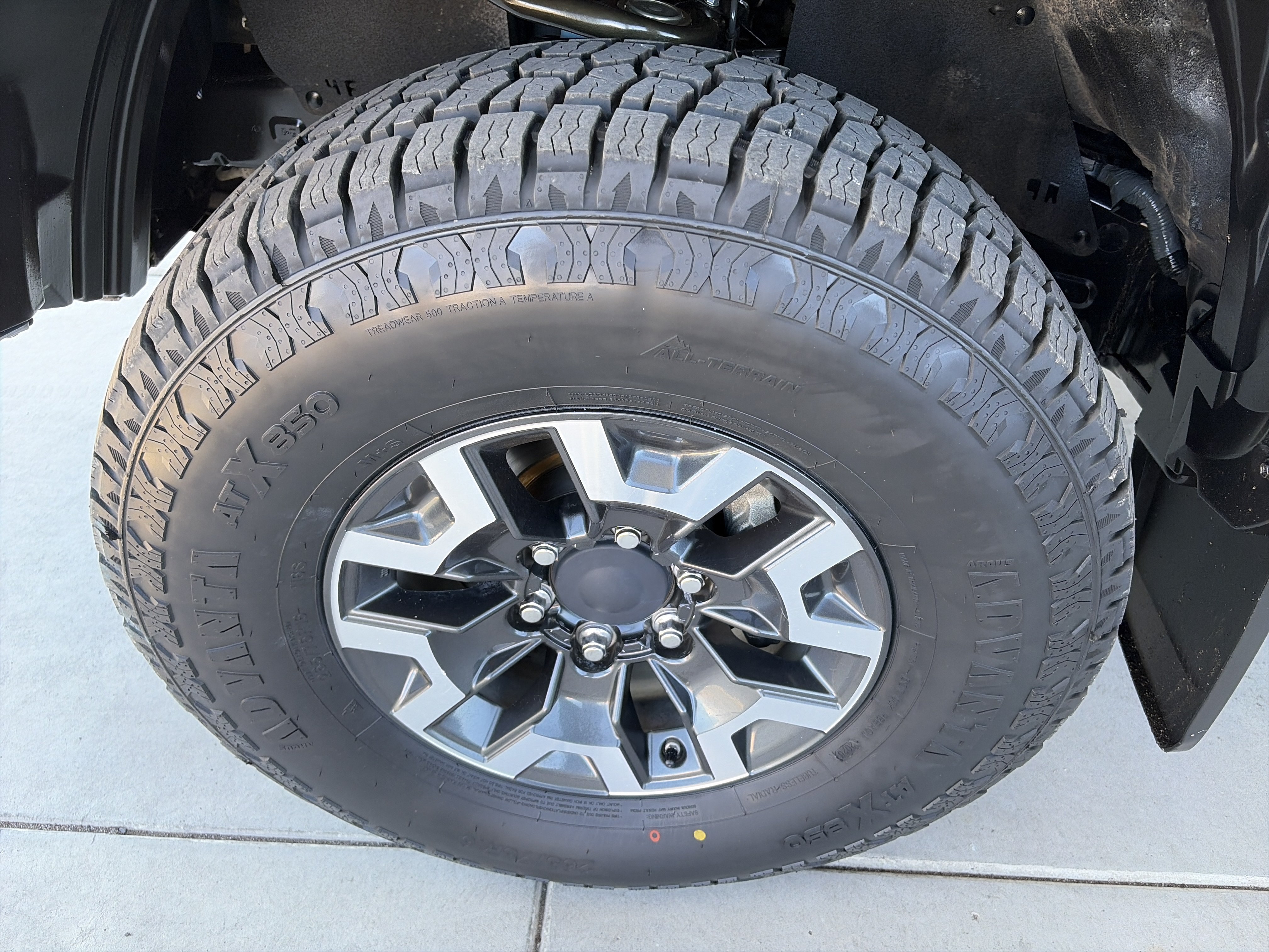 Used 2019 Toyota Tacoma TRD Off-Road w/ Technology Package AWD/4WD image 8