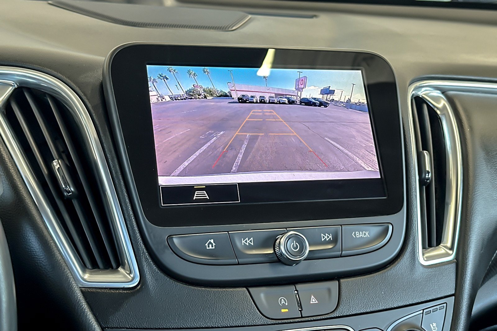 Used 2024 Chevrolet Malibu LT FWD image 17