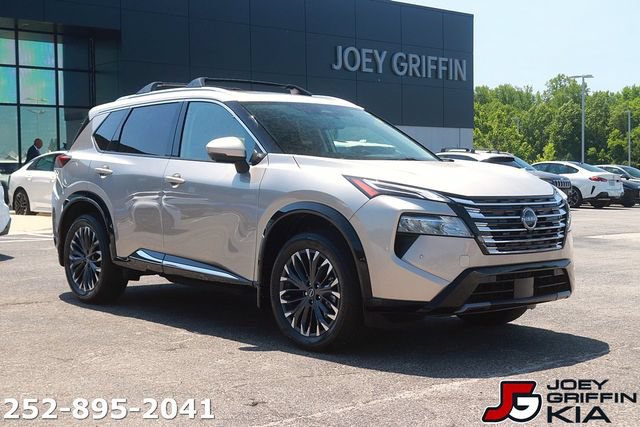 Used 2025 Nissan Rogue Platinum w/ Platinum Premium Package FWD image 3