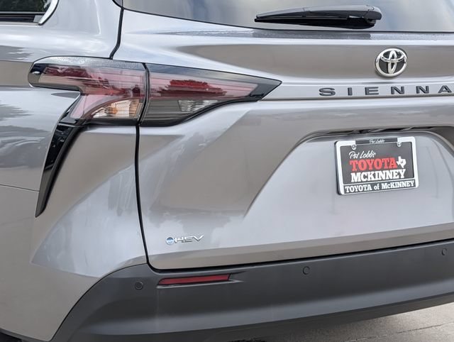 Certified 2026 Toyota Sienna XLE FWD image 7