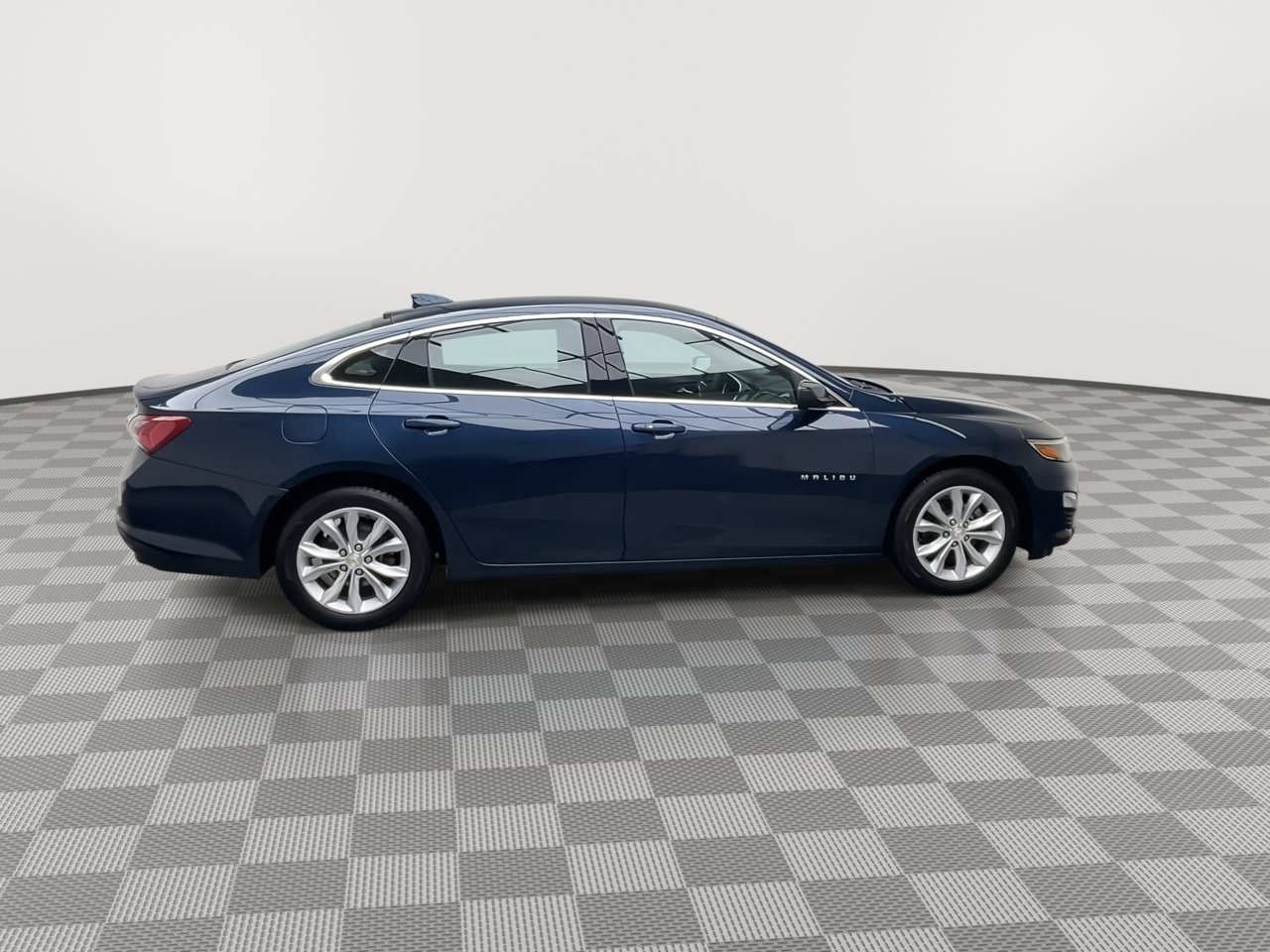 Used 2021 Chevrolet Malibu LT image 35