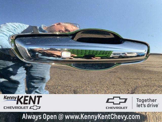 Used 2025 GMC Acadia Elevation image 16