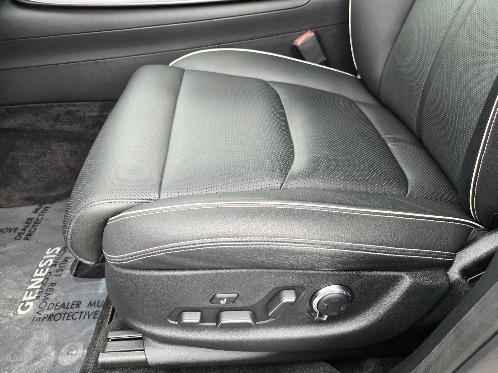 Used 2023 Genesis Electrified GV70 AWD/4WD image 16