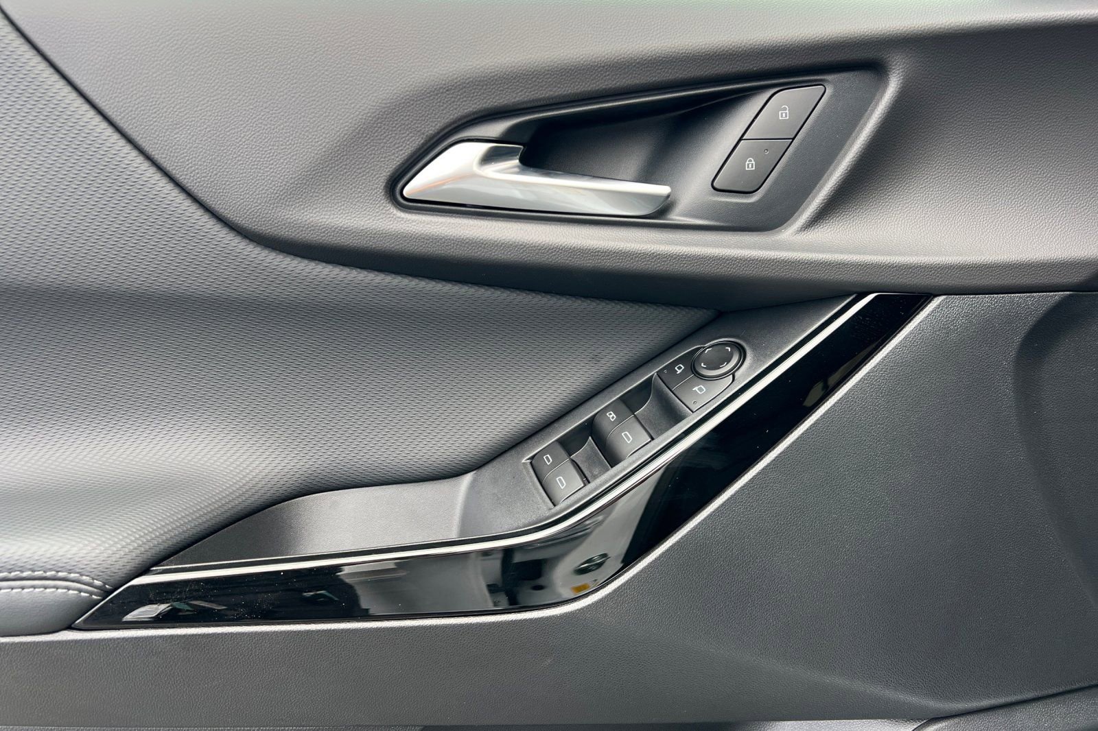 New 2026 Chevrolet Equinox LT FWD image 11