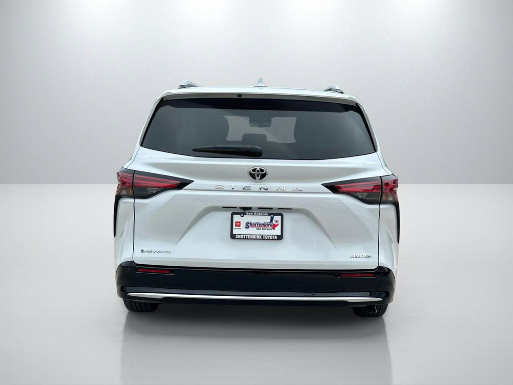 Used 2026 Toyota Sienna Limited image 6