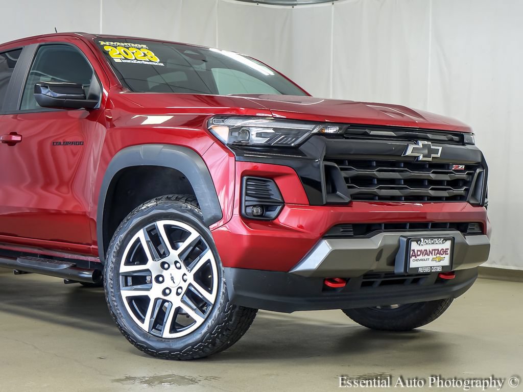 Used 2023 Chevrolet Colorado Z71 w/ Z71 Convenience Package 2 AWD/4WD image 3