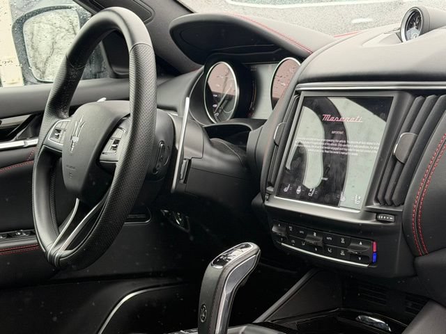 Used 2024 Maserati Levante GT Ultima AWD/4WD image 19