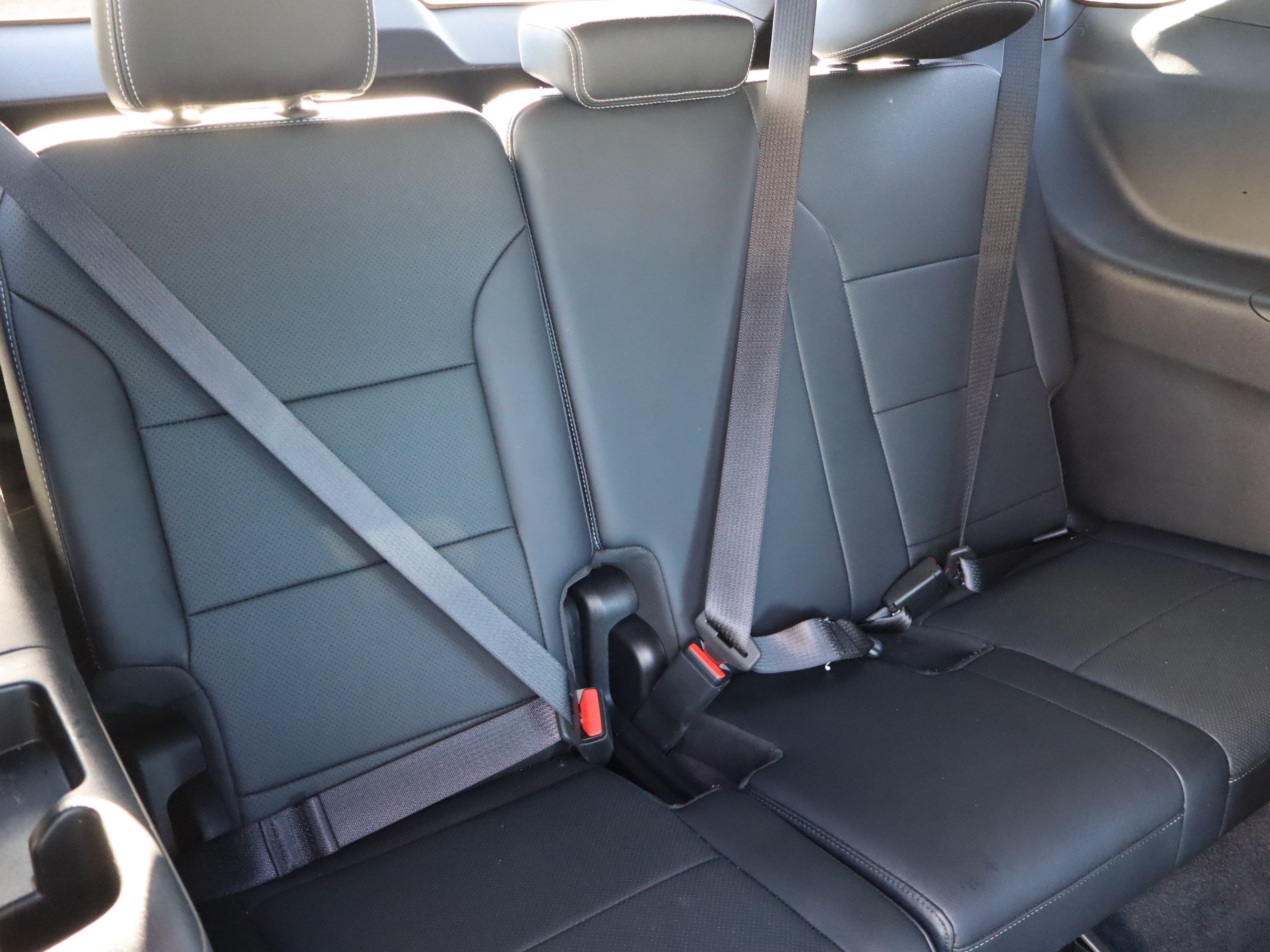 Used 2025 Chevrolet Traverse LT FWD image 36