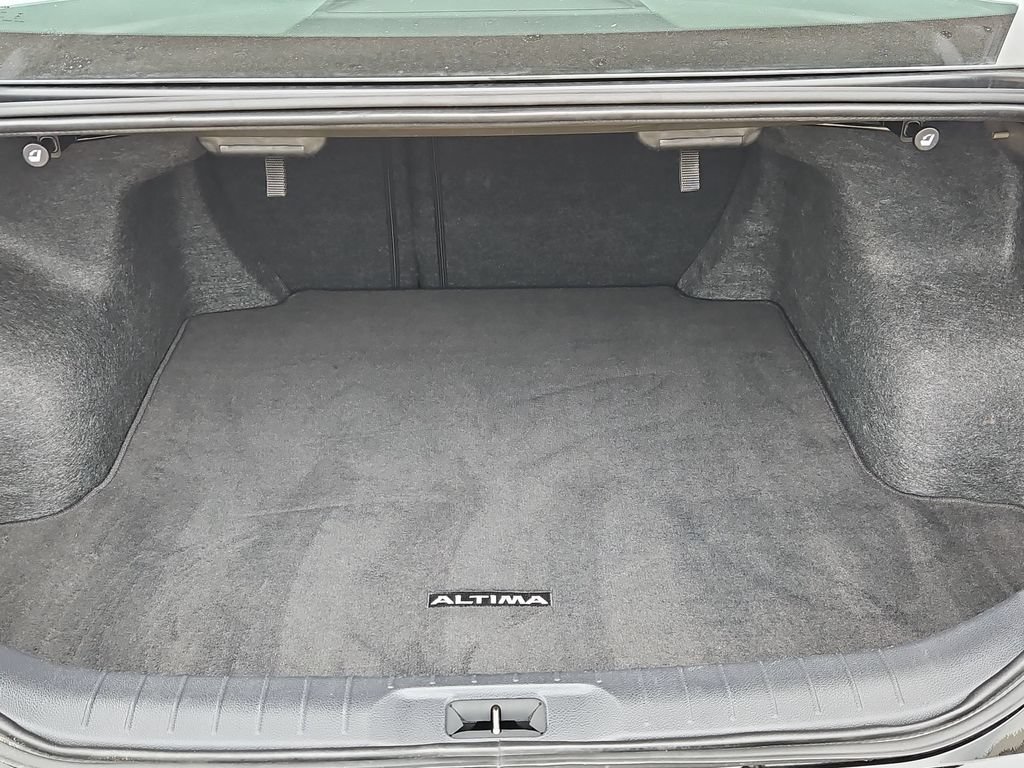 Used 2025 Nissan Altima 2.5 SV FWD image 29