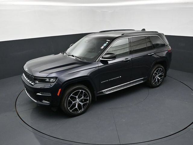 Used 2024 Jeep Grand Cherokee Summit AWD/4WD image 14