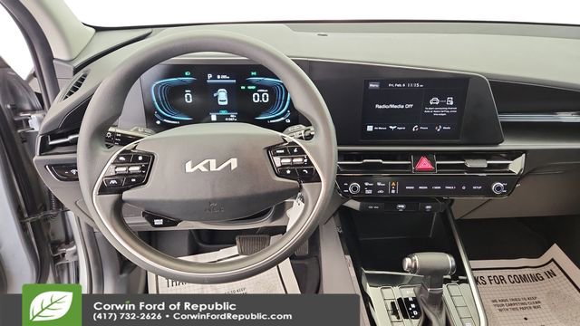 Used 2024 Kia Niro LX image 16
