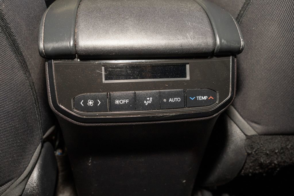 Used 2023 Toyota Highlander L image 9