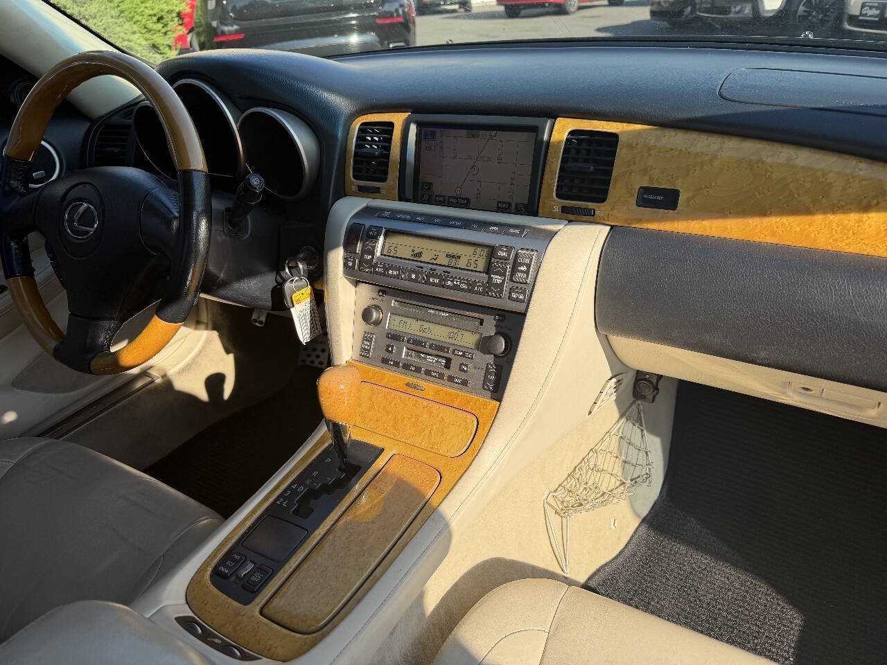 Used 2005 Lexus SC 430 Convertible RWD image 11