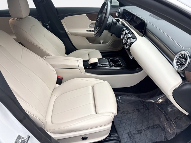 Used 2023 Mercedes-Benz CLA 250 4MATIC image 16