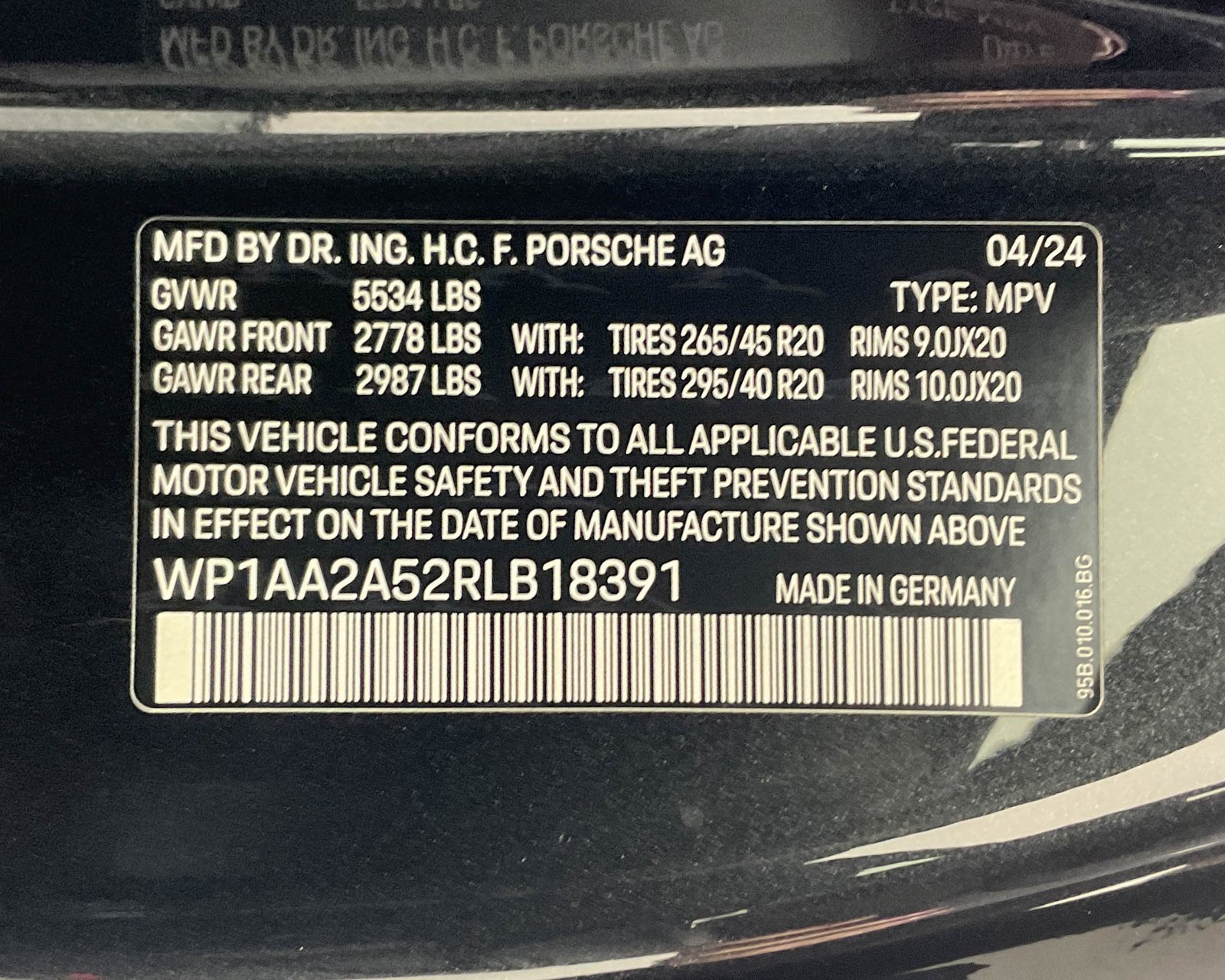 Used 2024 Porsche Macan Turbo image 32