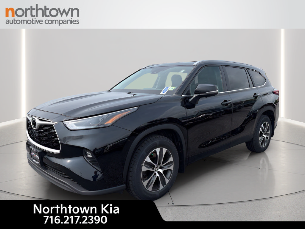 Used 2023 Toyota Highlander XLE