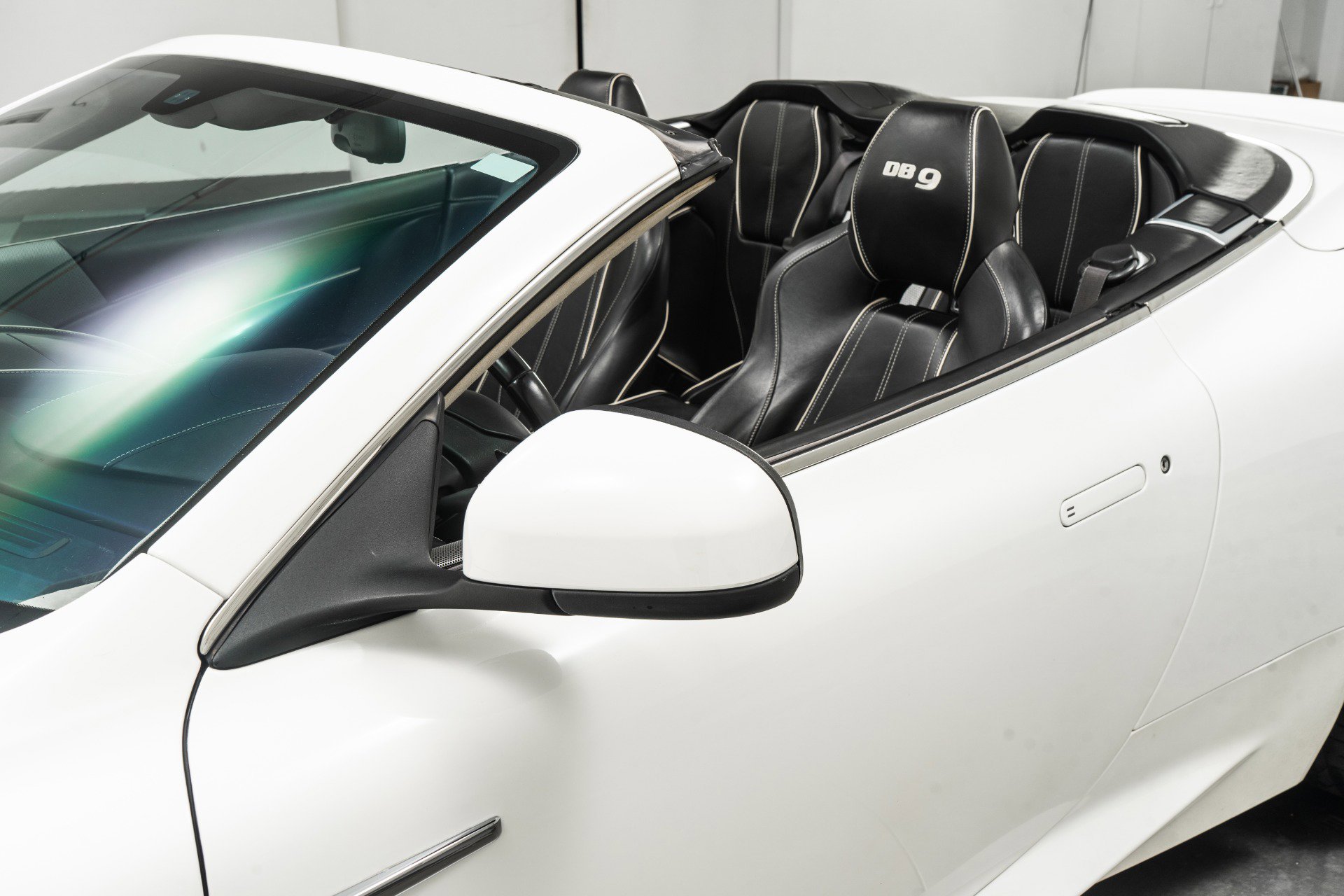 Used 2014 Aston Martin DB9 Volante image 35