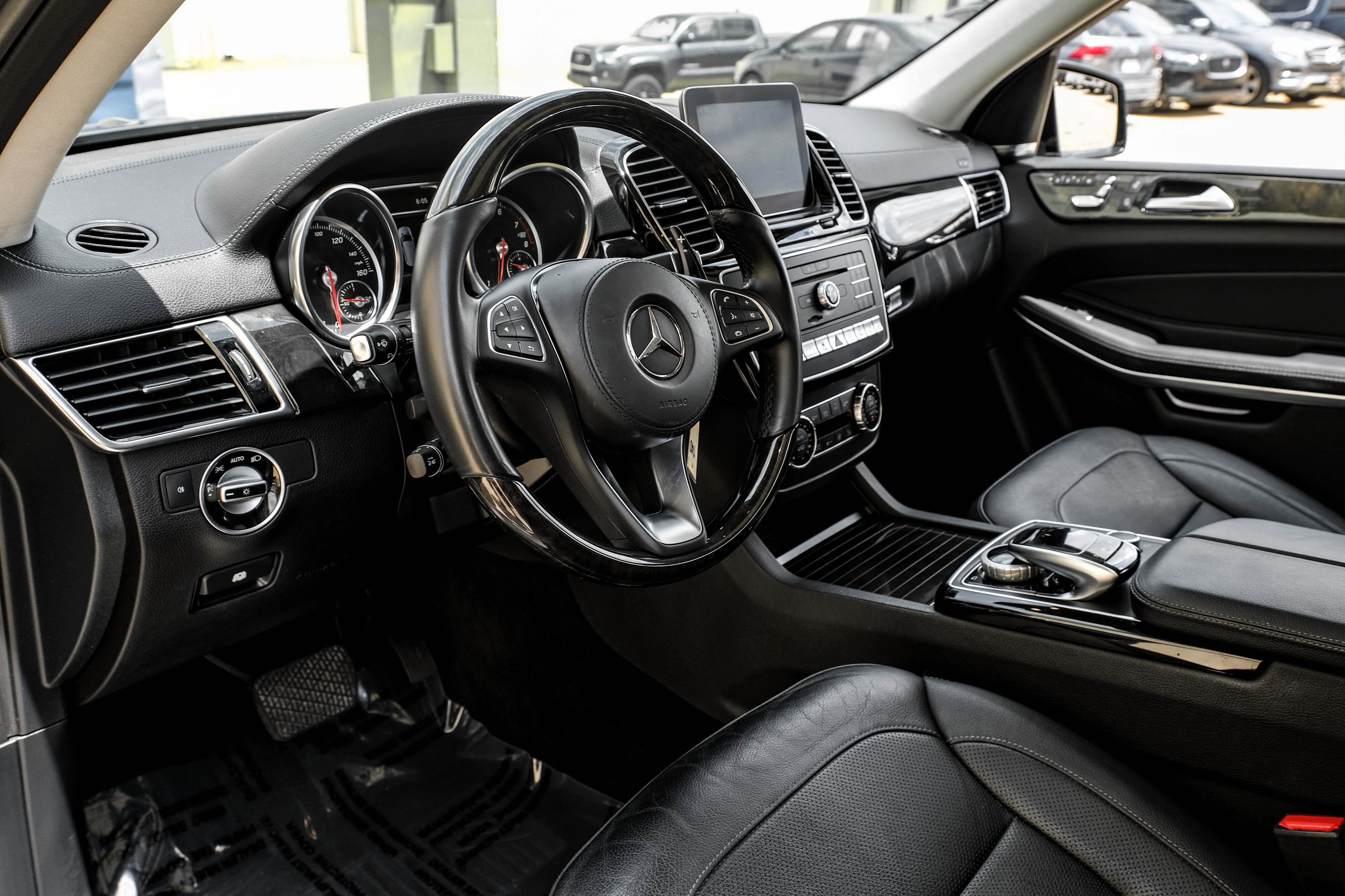 Used 2018 Mercedes-Benz GLS 550 4MATIC w/ Driver Assistance Package image 2