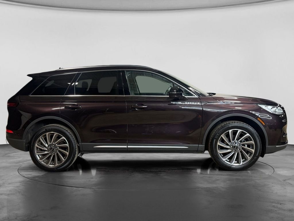 Used 2023 Lincoln Corsair Reserve w/ Equipment Group 201A image 4