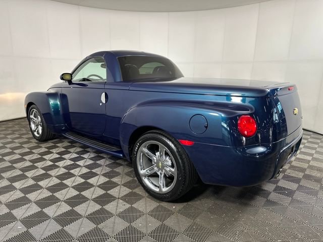 Used 2005 Chevrolet SSR w/ Preferred Equipment Group image 5