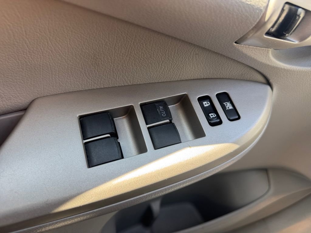 Used 2010 Toyota Corolla LE image 26
