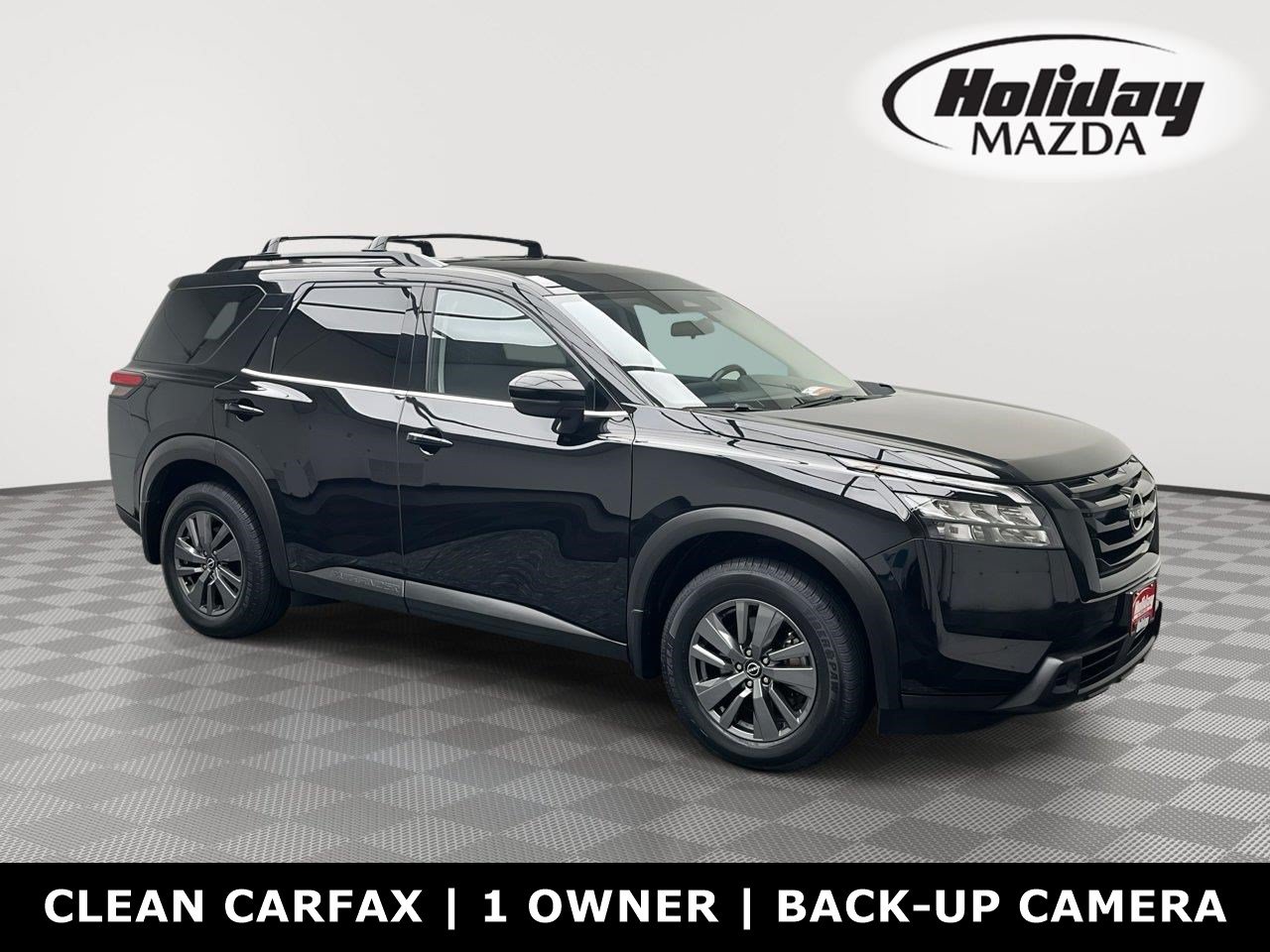Used 2024 Nissan Pathfinder SV w/ Black Appearance Package