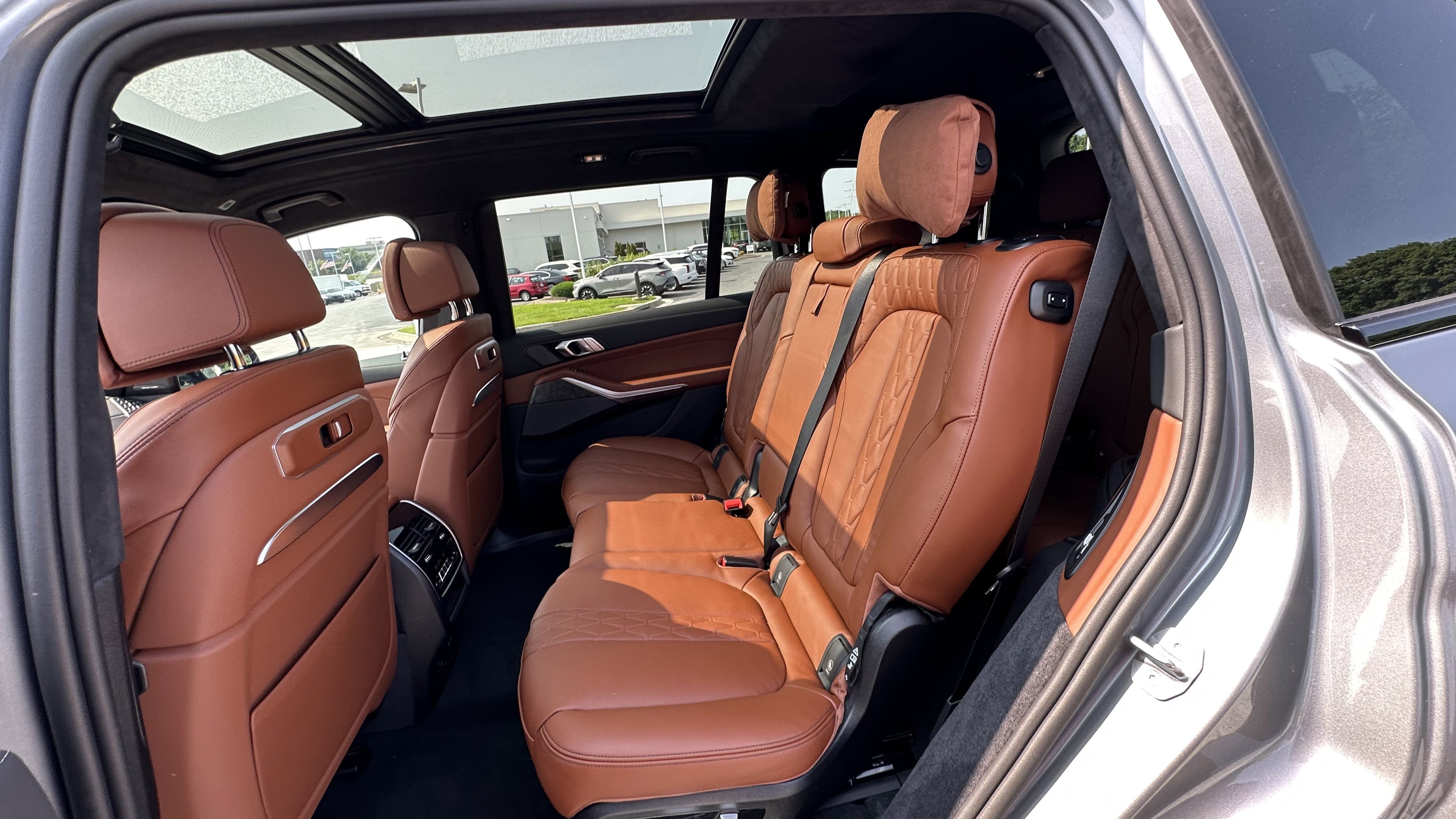 Used 2026 BMW X7 M60i image 31