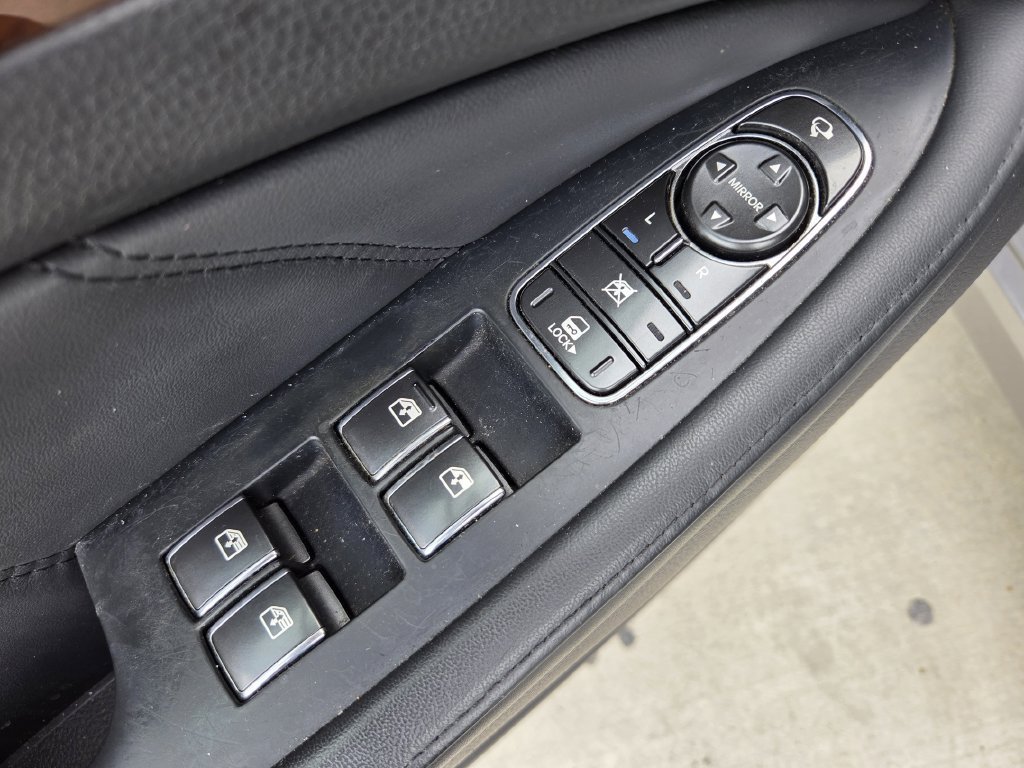 Used 2012 Hyundai Equus Ultimate RWD image 24