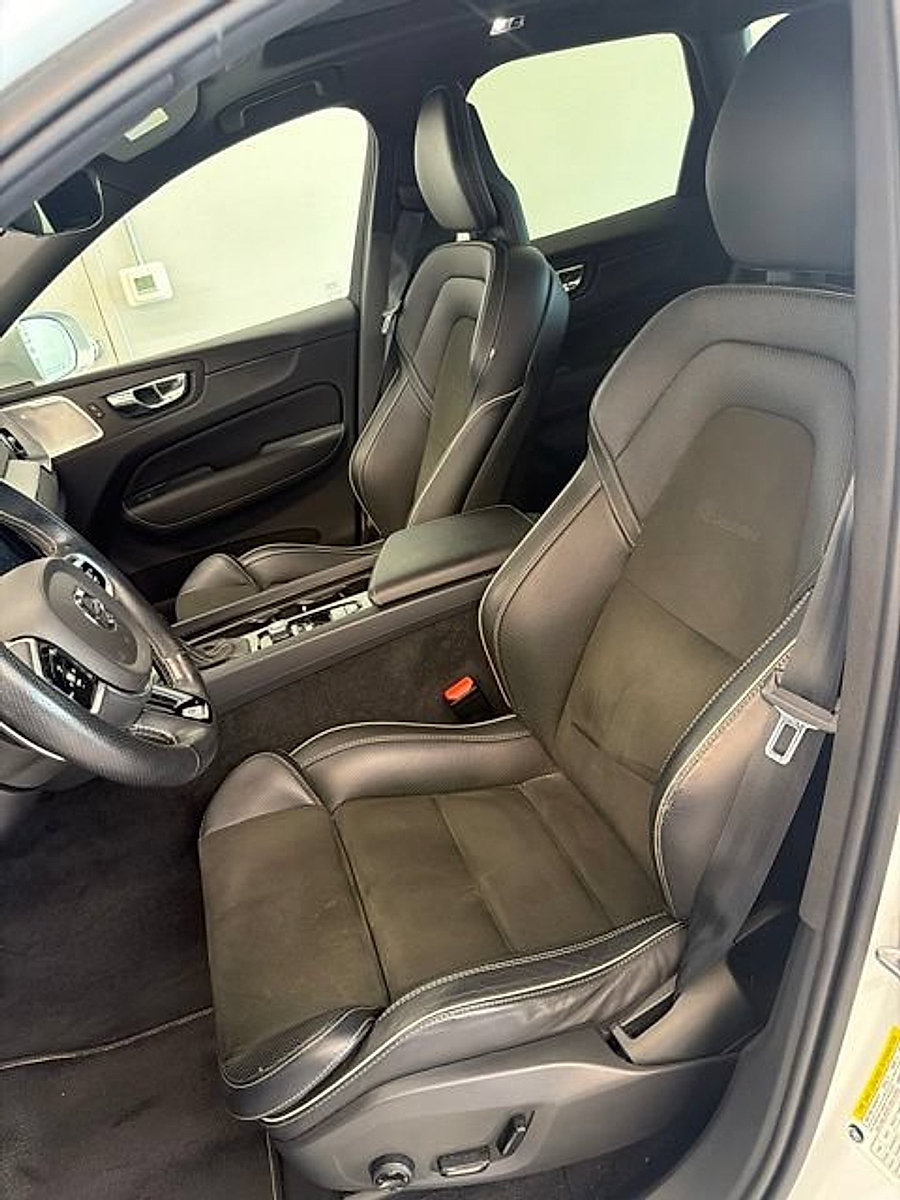 Used 2018 Volvo XC60 T6 R-Design w/ Convenience Package AWD/4WD image 7