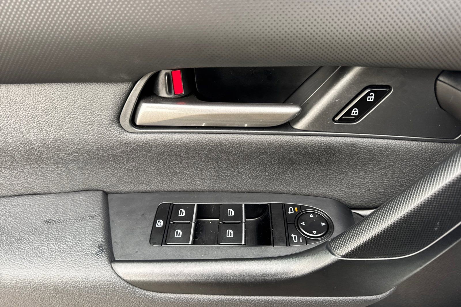 Certified 2025 MAZDA CX-50 2.5 Hybrid w/ Weather Package image 11