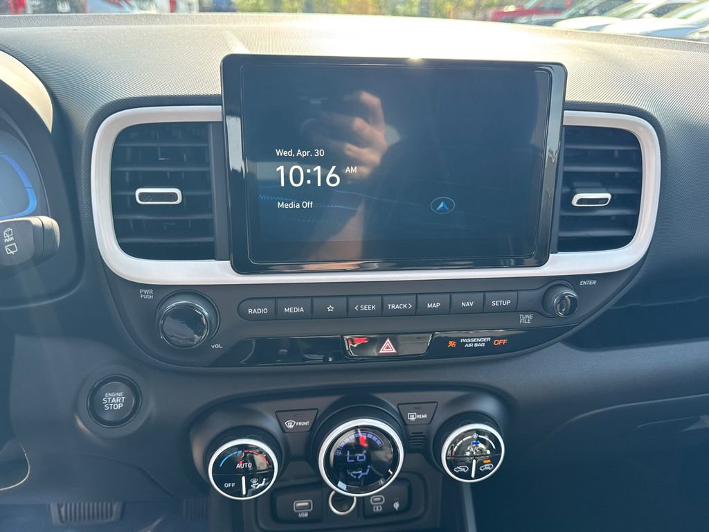 New 2025 Hyundai Venue Limited image 18