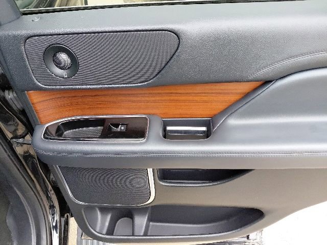 Used 2024 Lincoln Navigator Premiere AWD/4WD image 36