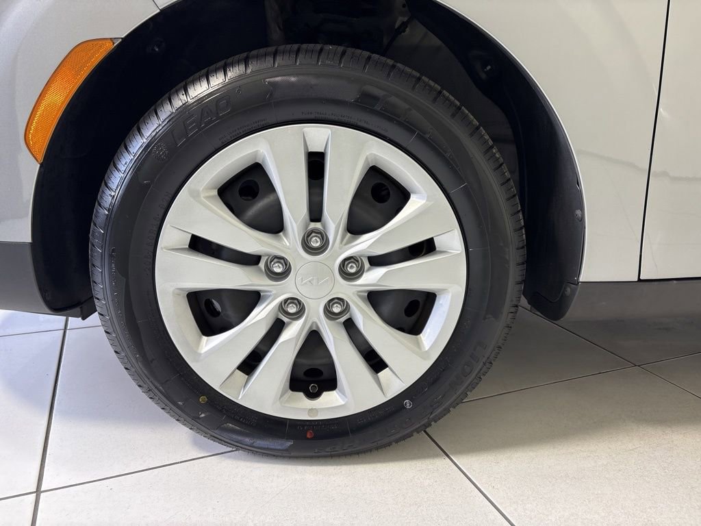 Used 2023 Kia Soul LX image 9