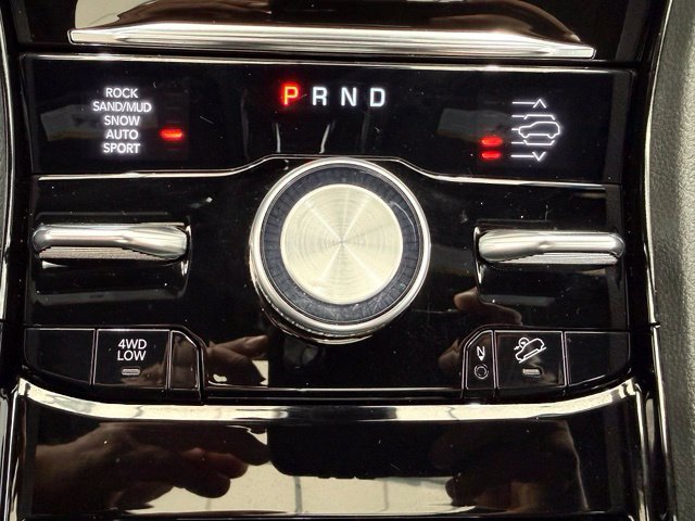 Used 2023 Jeep Grand Cherokee Overland w/ Advanced Protech Group III AWD/4WD image 39