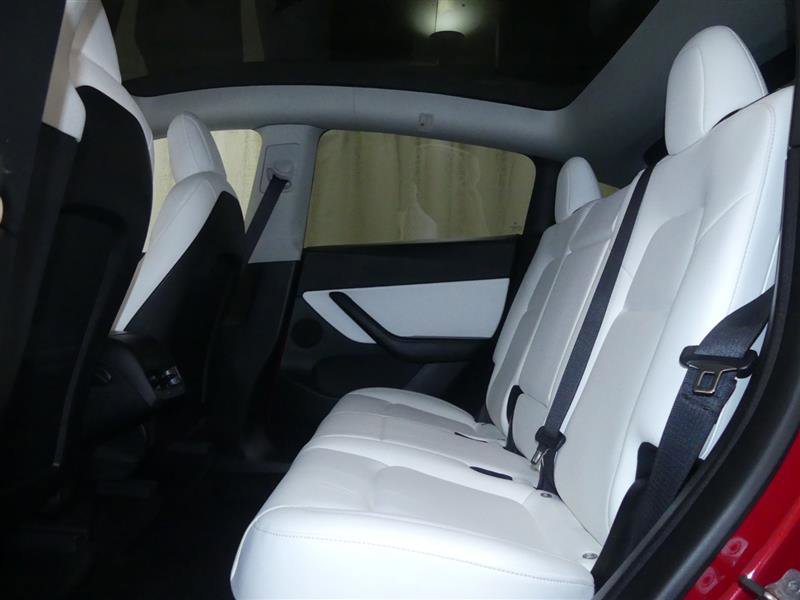 Used 2021 Tesla Model Y Long Range image 3