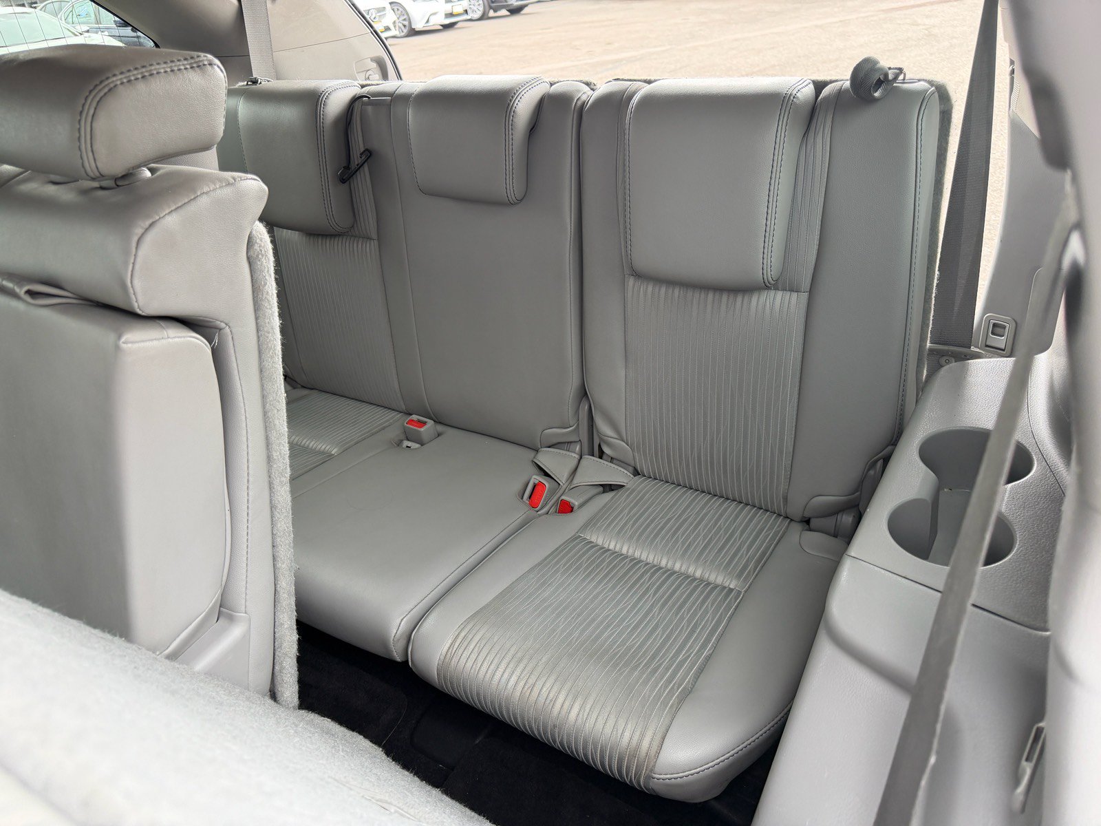 Used 2017 Toyota Highlander Plus w/ Carpet Mat Package FWD image 12