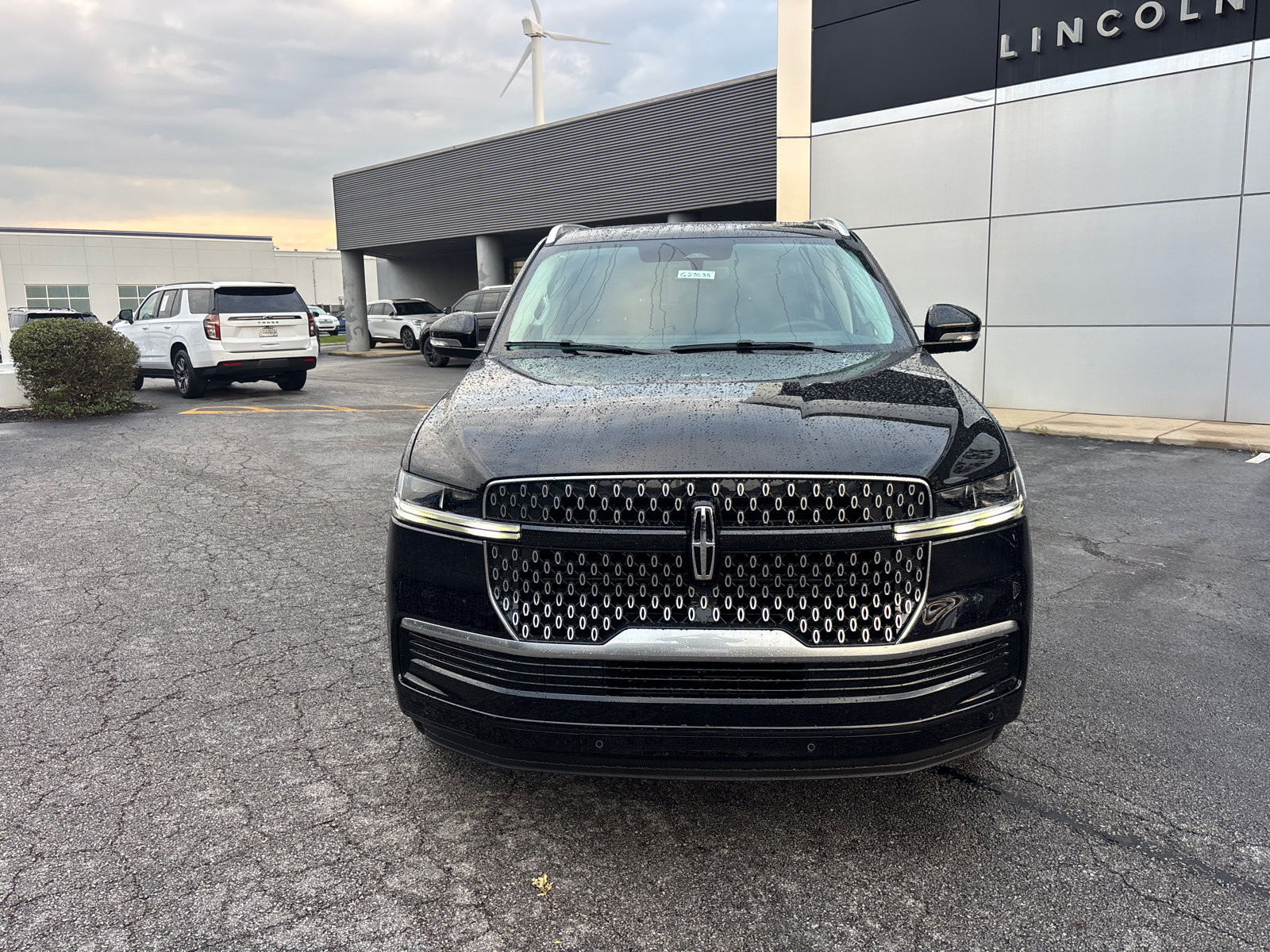 New 2027 Lincoln Navigator L Reserve AWD/4WD image 2