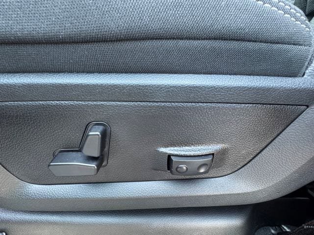 New 2026 RAM 3500 Big Horn AWD/4WD image 37