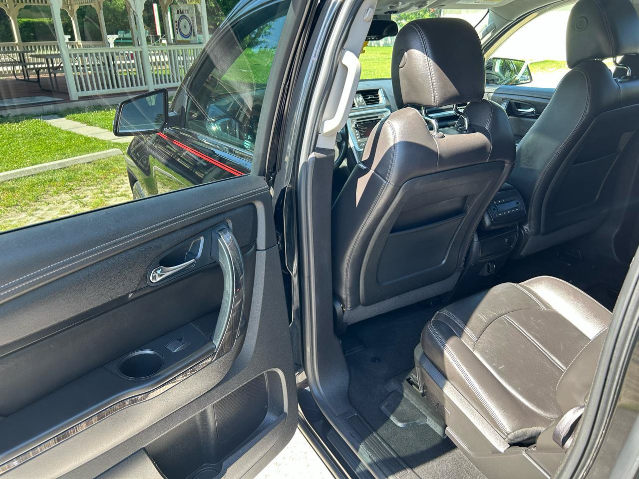 Used 2017 GMC Acadia Limited SLT AWD/4WD image 11